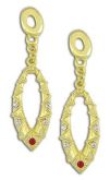 Brinco folheado a ouro c/ desenhos em alto relevo e pedras d